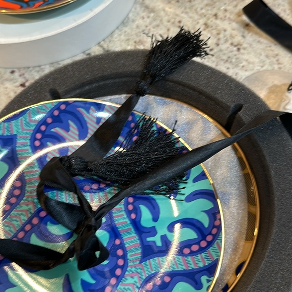 Tracy Reese dessert plates, 4 new never used, 18k gold rim - Picture 11 of 11